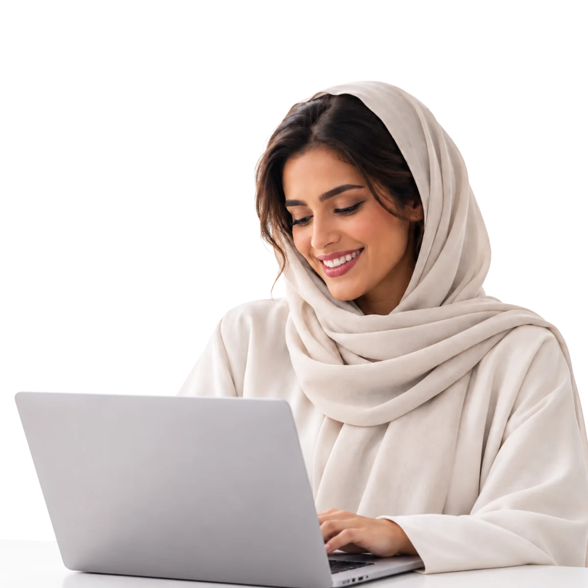 رائدة أعمال تستخدم حاسبًا محمولًا